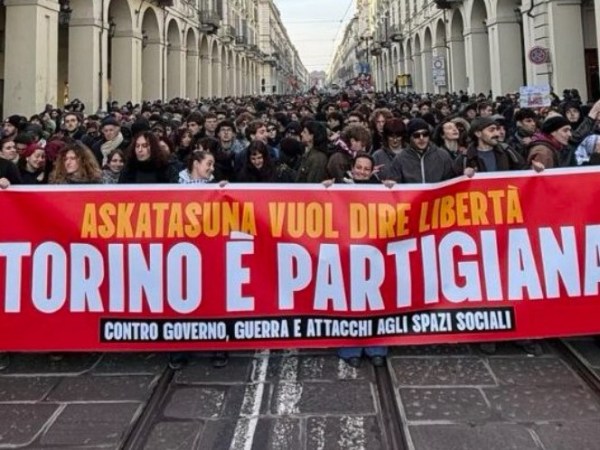 Il dito, la luna, la rabbia e l’ingiustizia: sul corteo per lo sgombero di&nbsp;Askatasuna
